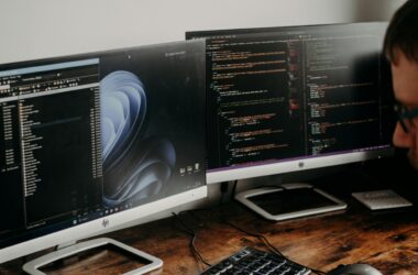 Custom Web Development vs Template Websites: What’s Trending in Google?